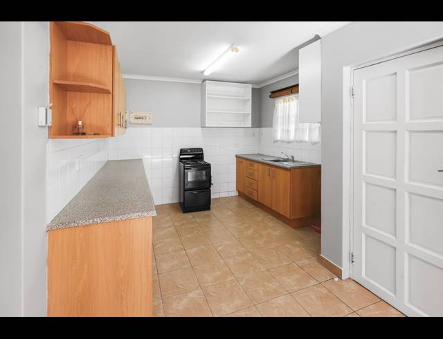 2 BEDROOM TOWNHOUSE TO LET IN GREENFIELDS